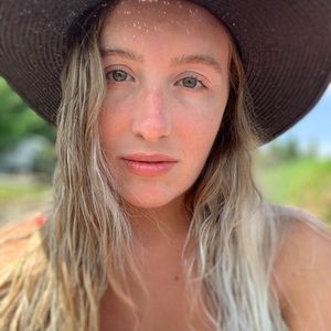 Meet your Posher, Koralie